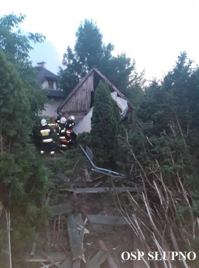 Wykowo. Samochód wbił się w budynek