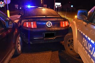 Lubelskie. Pijany prowadził auto, nie zatrzymał się do kontroli i nie miał prawka. Po pościgu zderzył się z radiowozem