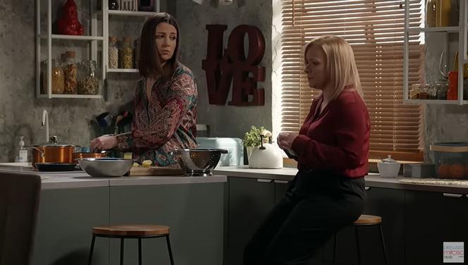 Pierwsza miłość odc. 3440. Marysia (Aneta Zając), Kinga (Aleksandra Zienkiewicz)