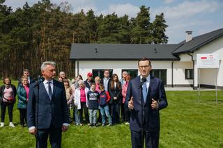 Premier Morawiecki spotkał się z maluchami. Wypłynęła sprawa Leona