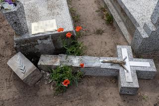 Cmentarz grozy w Łopiennie