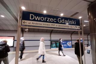 Znów dramat w metrze. Kobieta weszła pod jadący pociąg na stacji Dworzec Gdański