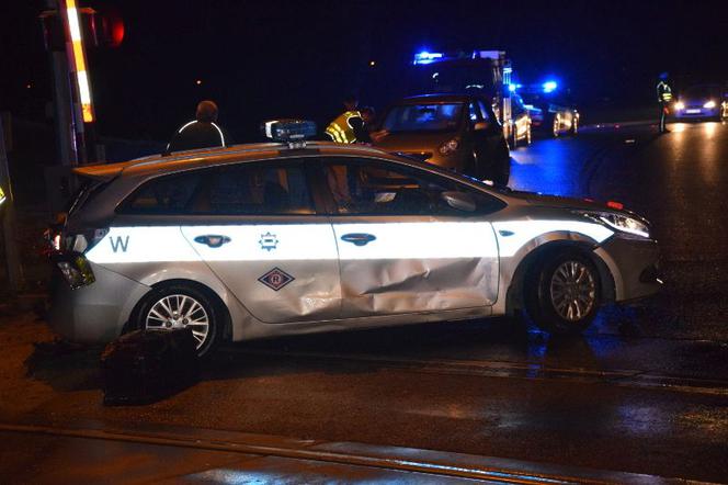 Pijany kierowca staranował ciężarówką kilka aut... i radiowóz!