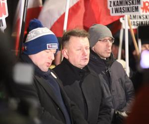 Manifestacja pod więzieniem, w którym przebywa Maciej Wąsik