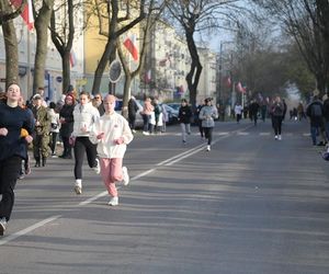 Mali i duzi pobiegli dla Polski! Druga edycja Ulicznych Biegów Niepodległości