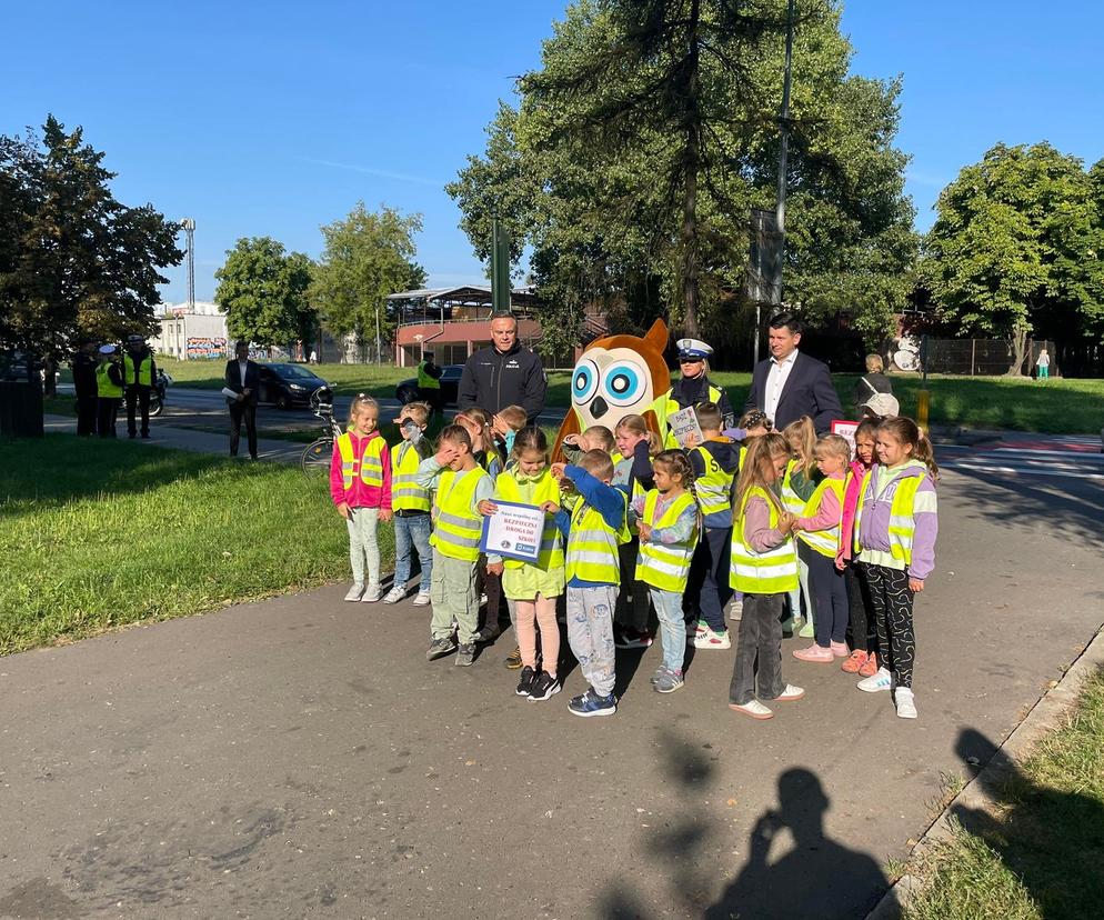 Bezpieczna droga do szkoły z krakowskimi policjantami
