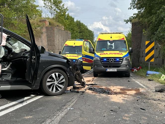 Tragiczny wypadek w miejscowości Obodowo. Nie żyje kobieta, wielu poszkodowanych 