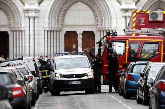 Obcinał głowy nad wodą święconą z Koranem w ręku. Powiedzcie moim dzieciom, że je kocham - ostatnie słowa ofiary terrorysty