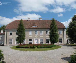 Ten pałac ma ponad 400 lat! Wyjątkowe miejsce na mapie woj. warmińsko-mazurskim