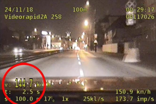 Pędził przez Bydgoszcz z pędkością 145 km/h! Jego rajd nagrał policyjny wideorejestrator!