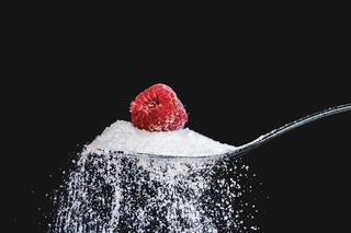 Rekordowa sprzedaż cukru. Dlaczego Polacy rzucili się na cukier?
