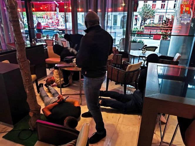 „Słowik” znowu za kratami! Gangster zatrzymany za wymuszenie haraczu w Warszawie