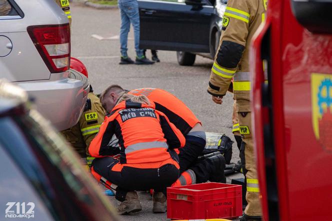 Zabrze: 42-latek przygnieciony przez samochód osobowy