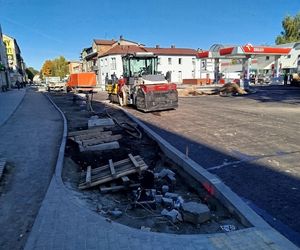 Na ul. Floriańskiej w Siedlcach powstaje nowe rondo ósemkowe i nowa nawierzchnia