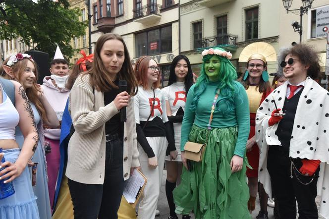 Juwenalia UMK w Toruniu: Piękny, bajkowy Pochód w ramach Piernikaliów. Mamy zdjęcia