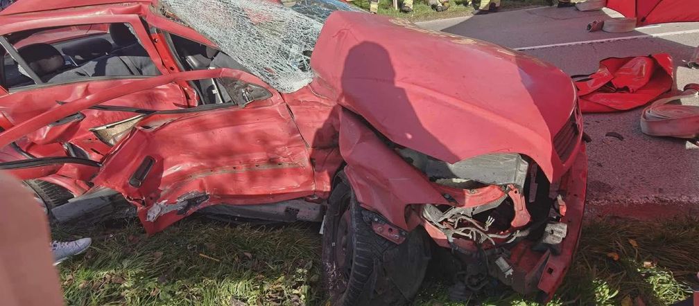 Tragiczny wypadek w miejscowości Wzdół Kolonia. Nie żyją dwie osoby, kolejne dwie są ranne