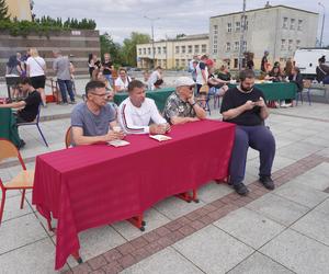 Piknik mieszkańców z karatekami w Skarżysku-Kamiennej