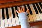 Pianino spadło na malutką dziewczynkę! Koszmar w przedszkolu