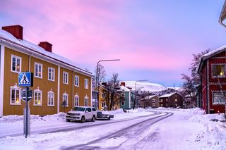 Kiruna w Szwecji. Miasto, w którym zima nigdy się nie kończy