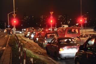 7 milionów zł za system rejestrujący auta przejeżdżające na czerwonym świetle - WIDEO