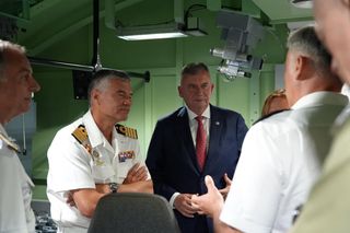 Paweł Bejda w Hiszpanii zapoznaje się z ofertą dot. okrętów podwodnych