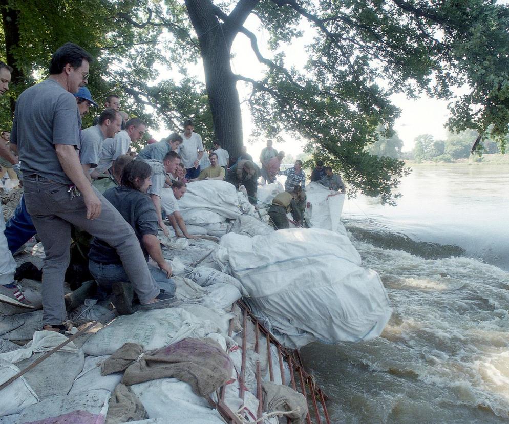 Powódź tysiąclecia. Zobacz, jak ratowano zoo przed wielką wodą