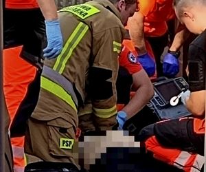 Rąbnął w ogrodzenie zabił pasażerkę