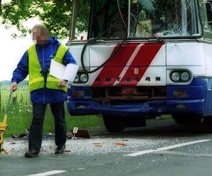 Autobus zderzył się z dwoma samochodami