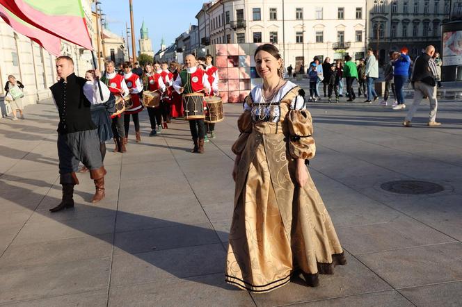 Korowód w ramach Międzynarodowego Festiwalu Renesansu w Lublinie