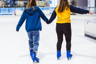 Całoroczne lodowisko powstanie na Mazurach. Nawet Olsztyn takiego nie ma