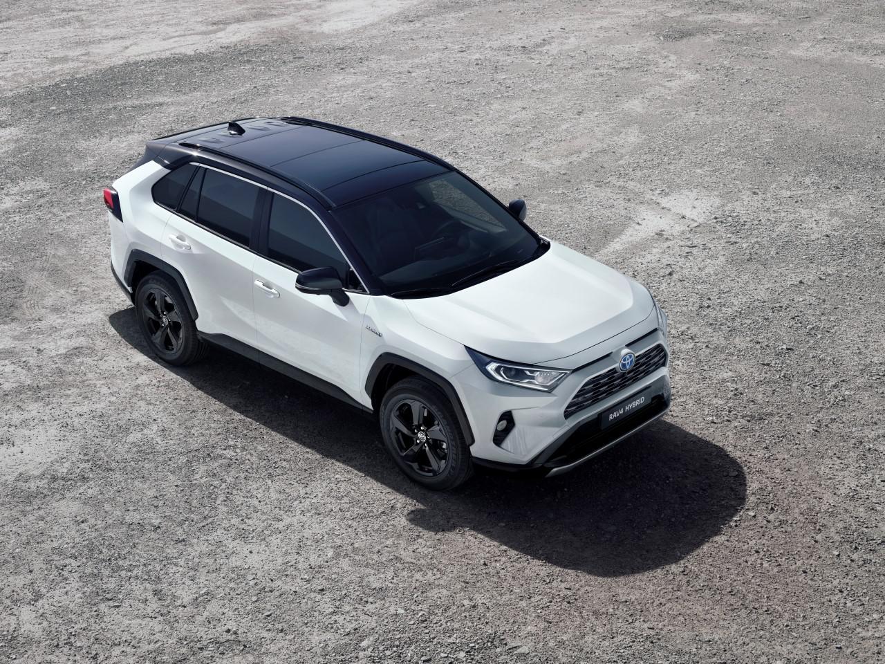 Toyota RAV4 w przedsprzedaży! Polska CENA japońskiego bestsellera