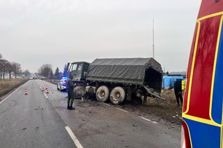  Ciężarówka wojskowa zderzyła się z audi