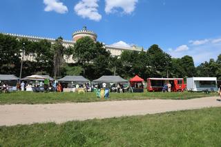 „Brunch pod chmurką”. Było dobre jedzenie, muzyka na żywo i prelekcje