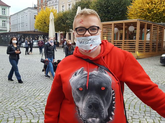 Idą lwice na ulice. Mieszkańcy Leszna znów protestują