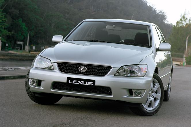 Lexus IS 200