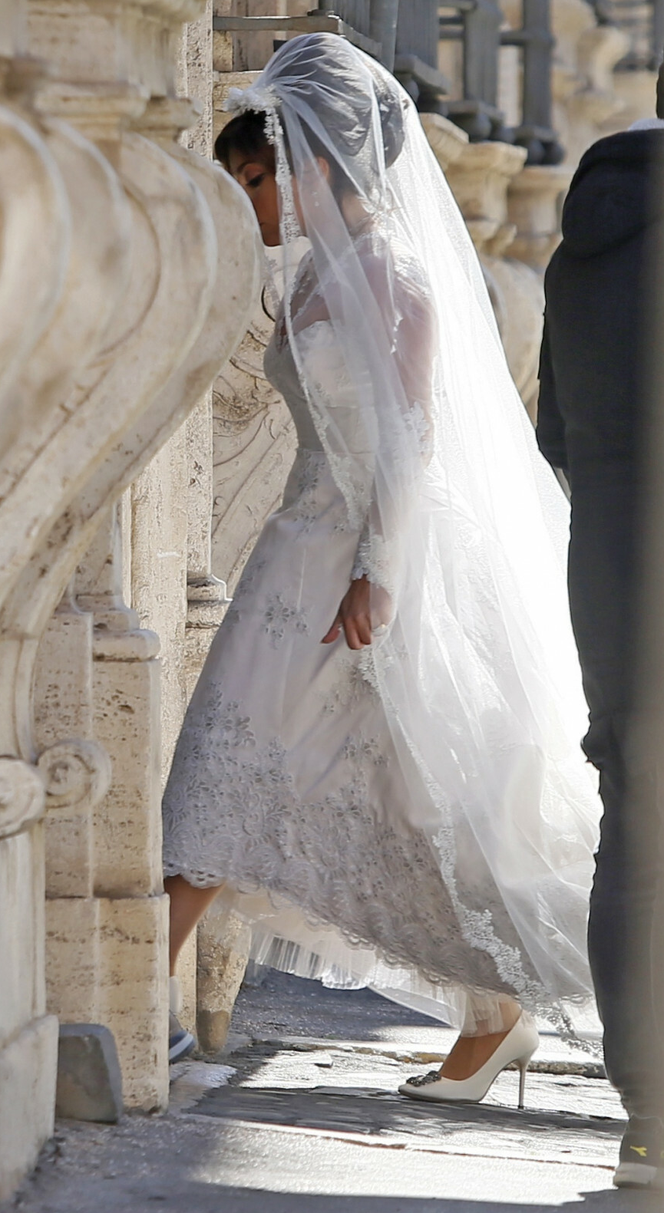Lady Gaga w sukni ślubnej na planie House of Gucci