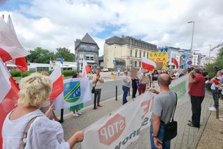 Protest przed biurem posła Szefernakera