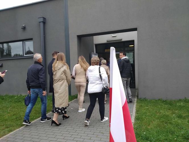 Wybory 2023. W lokalach wyborczych pojawiło się wielu łodzian