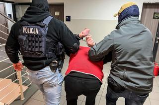 Pseudokibice wyciągnęli 15-latka ze szkoły i pobili. Nie spodobała im się bluza