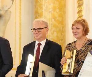 Gala na Zamku Królewskim w Warszawie. Starosta Toruński odebrał nagrodę dla budynku w Dobrzejewicach