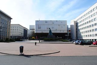 Plac Sejmu Śląskiego w Katowicach: albo zielona oaza, albo nic