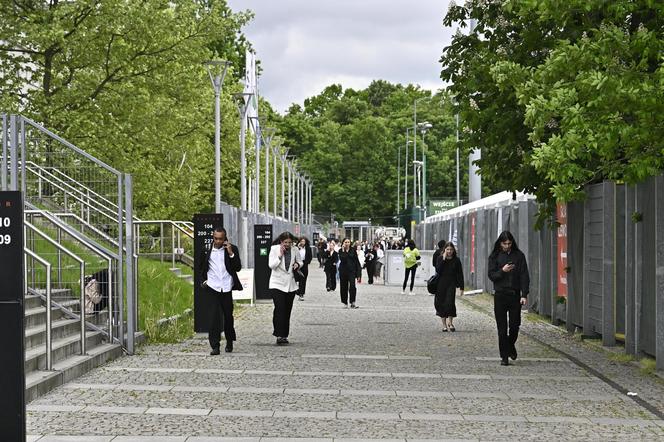 Matury 2024 w Warszawie. Tysiące uczniów zdaje egzamin dojrzałości na stadionie Legii