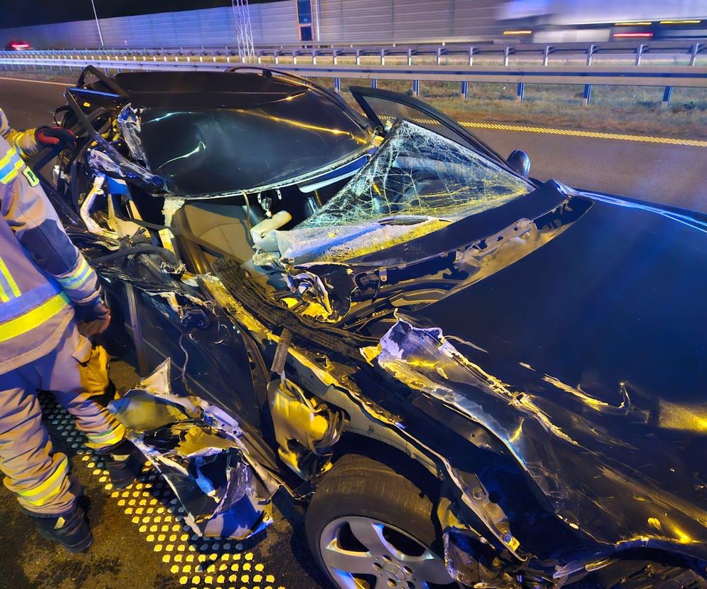 Groźna kolizja na S5 koło Leszna. Mercedes rozbity