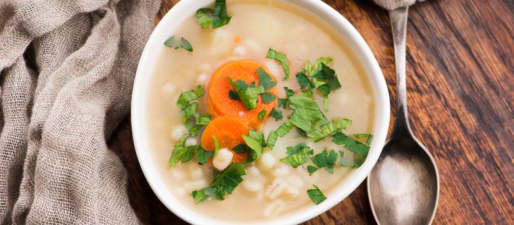 Juszka - wege krupnik na bulionie warzywnym. Przepis prosto z Zagłębia