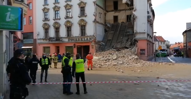 Rybnik. Zawaliła się ściana kamienicy Świerklaniec