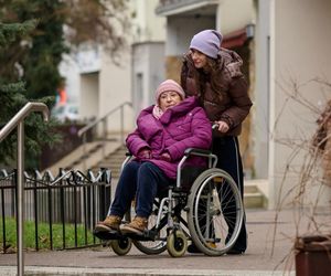 Na Wspólnej odc. 3995. Krystyna Agier (Małgorzata Knothe), Ula (Julia Jurek)