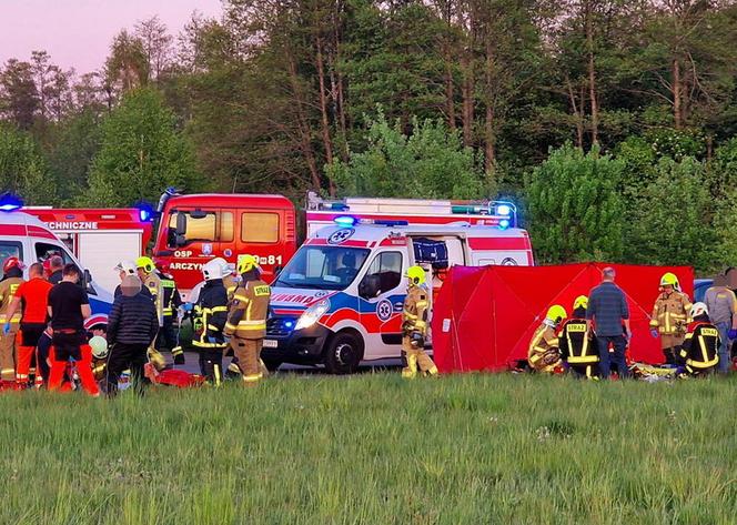 Auto wjechało w 14 kolarzy. Drogowa masakra pod Piasecznem 