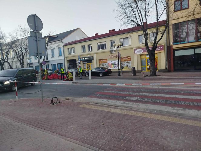 Do potrącenia pieszej doszło tuż przy siedzibie siedleckiego magistratu