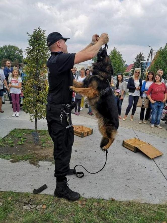 Policjanci pożegnali kolegę z pracy. Ulubieniec dzieci przeszedł na emeryturę