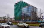 Biurowiec VIBE na Woli w Warszawie z odsłoniętą elewacją